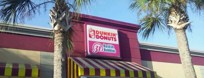 Dunkin' is one of Scottさんのお気に入りスポット.