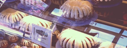 Nothing Bundt Cakes is one of Divya'nın Beğendiği Mekanlar.