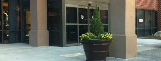 Sheraton Baltimore North Hotel is one of Posti che sono piaciuti a gee.