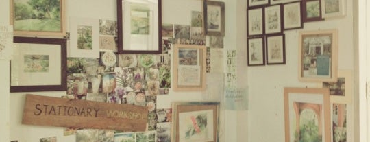 Sketch Book Art Cafe is one of Locais salvos de Artyom.