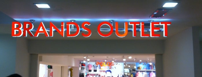 Brands Outlet is one of Tempat yang Disukai ÿt.