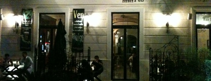 Hennessy's Irish Pub is one of Locais curtidos por Violeta.