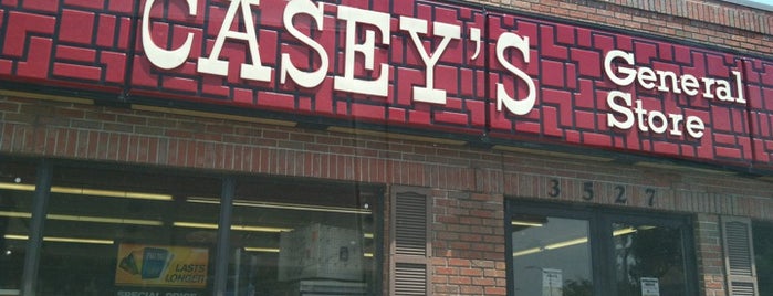 Casey's General Store is one of Locais curtidos por Cosmic Donuts.