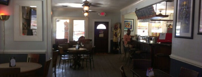 Komodo's Pub is one of สถานที่ที่ Stacia ถูกใจ.