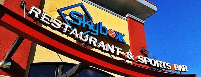 Skyboxx Restaurant & Sports Bar is one of Locais curtidos por Chester.