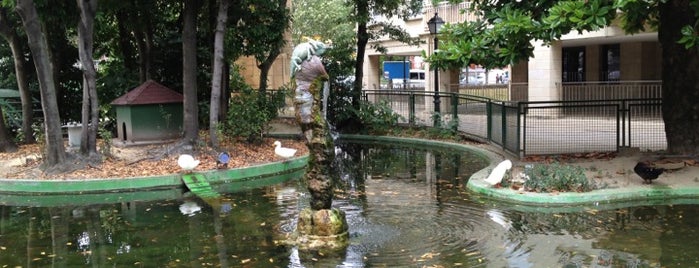 Parque De Los Patos is one of สถานที่ที่ Ricardo ถูกใจ.