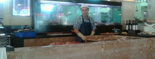 Mercado do Peixe is one of Özge'nin Kaydettiği Mekanlar.