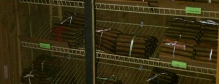 Connecticut Cigar Company is one of Auriさんのお気に入りスポット.