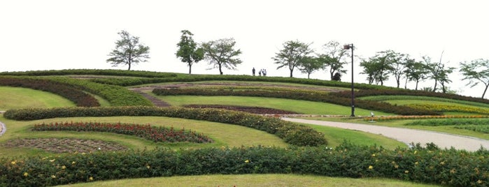 馬見丘陵公園 is one of 日本の歴史公園100選 西日本.