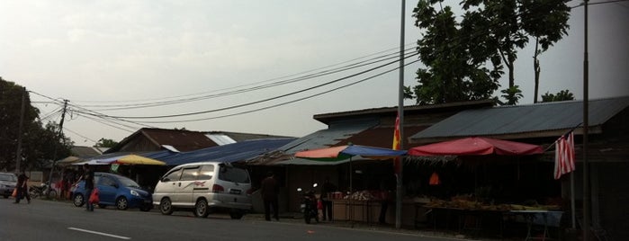Pasar Kg Jawa is one of ꌅꁲꉣꂑꌚꁴꁲ꒒'ın Kaydettiği Mekanlar.
