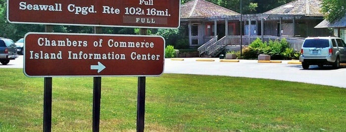 Acadia Nat'l Park/ MDI Chambers Info. Ctr. & Fee Station is one of Lieux qui ont plu à John.