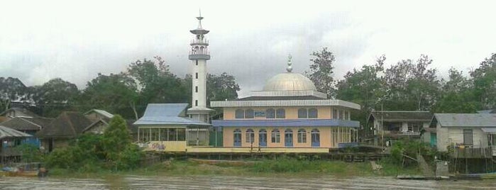 Masjid Jami' Al Mujahidin is one of Mahakam.