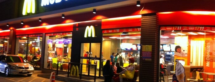 McDonald's is one of Favorite อาหาร.