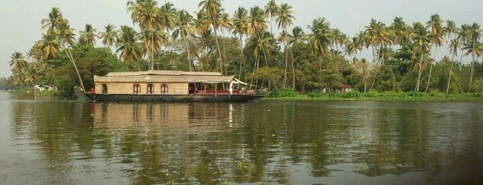 Kerala Houseboats is one of Lugares favoritos de Joel.