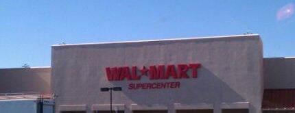 Walmart Supercenter is one of Locais curtidos por Fabian.