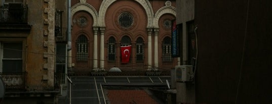 Neve Şalom Sinagogu is one of Türkiye.