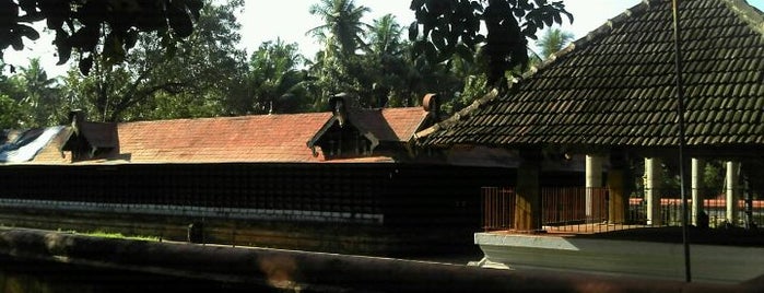 Lokanarkav Bagavathy Temple is one of vadakara.