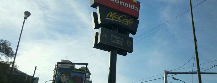 McDonald's is one of Lieux qui ont plu à Gustavo.