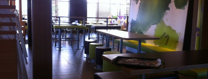 McDonald's is one of Orte, die Klaus gefallen.