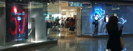 Zara - C.C.L'Aljub is one of Centros comerciales.