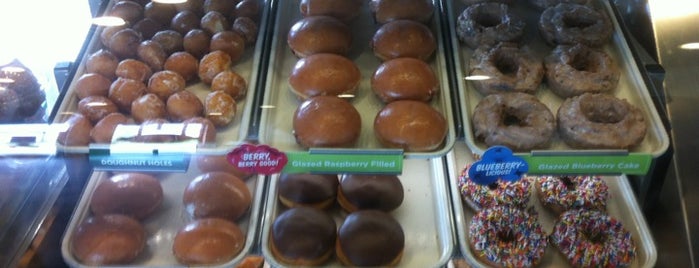 Krispy Kreme Doughnuts is one of Lugares favoritos de Arnaldo.