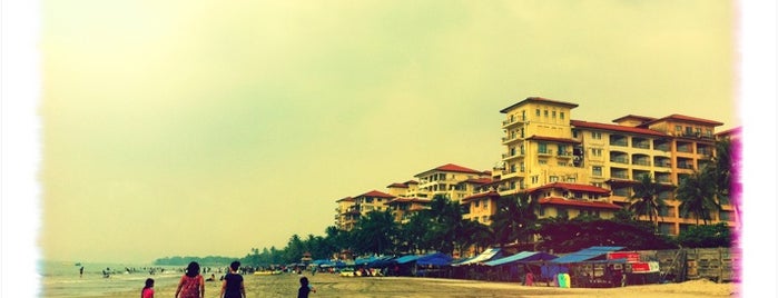 Bandulu beach is one of Tempat yang Disukai Fanina.
