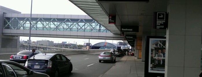 ボストン ローガン国際空港 (BOS) is one of World Airports.