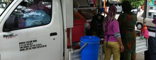 Cendol dan Rojak tepi jalan kuching is one of MARKET / FOOD TRUCK / FOOD COURT / KOPIDIAM.