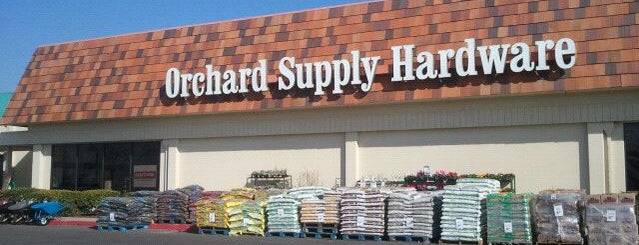 Orchard Supply Hardware is one of Charles 님이 좋아한 장소.