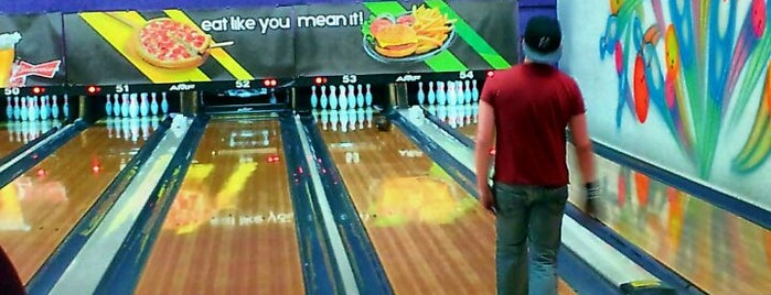 Brunswick Lakewood Lanes is one of Julie's things to do.