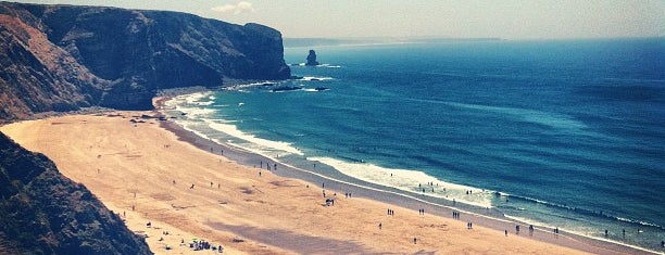 Praia da Arrifana is one of Portugal Roadtrip 2017🇵🇹.