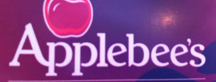 Applebee's Grill + Bar is one of Locais curtidos por Beau.