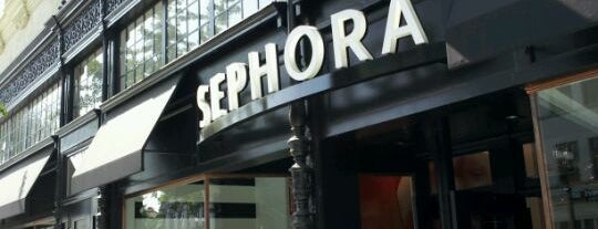 SEPHORA is one of สถานที่ที่ Tracy ถูกใจ.