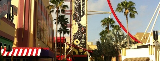 Hollywood Rip Ride Rockit is one of ParquesDiversion Orlando, Florida.