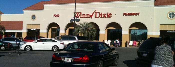 Winn-Dixie is one of Tempat yang Disukai Amanda.