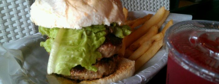 Crave Burger is one of Ervin's Food Trip.