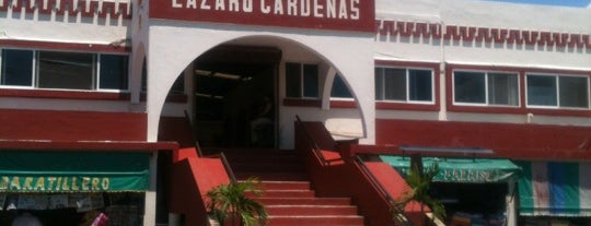 Mercado Lazaro Cardenas del Rio is one of สถานที่ที่ Carl ถูกใจ.
