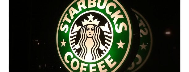 Starbucks is one of Tempat yang Disukai Mesha.