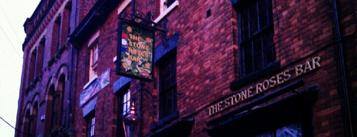 Stone Roses Bar is one of Lieux qui ont plu à Adrián.