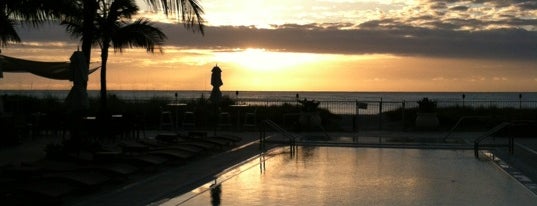 Costa d'Este Beach Resort & Spa is one of Tempat yang Disukai Sarah.