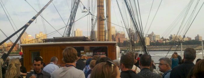 South Street Seaport is one of Favorite FREE NYC Outdoors.