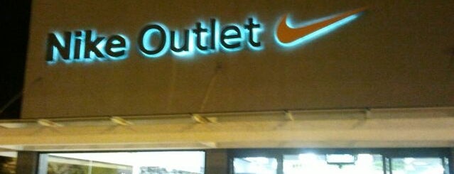 Nike Outlet is one of Lugares favoritos de Akhnaton Ihara.