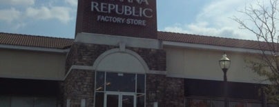 Banana Republic Factory Store is one of 808 Center Street, Henderson, Kentucky 42420.