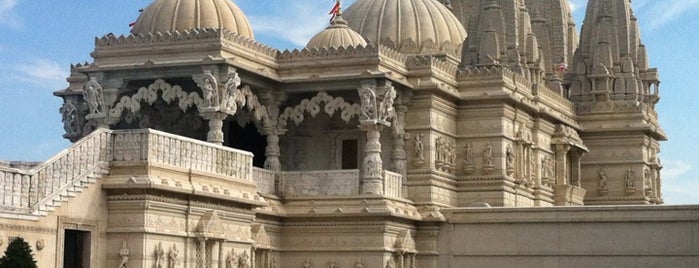 BAPS Shri Swaminarayan Mandir is one of London Places.