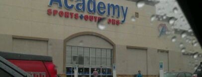 Academy Sports + Outdoors is one of สถานที่ที่ Adam ถูกใจ.