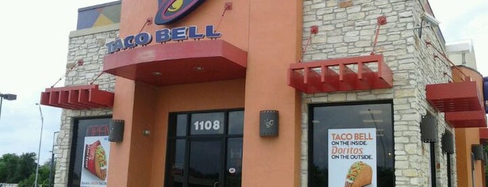 Taco Bell is one of Tempat yang Disukai Jim.