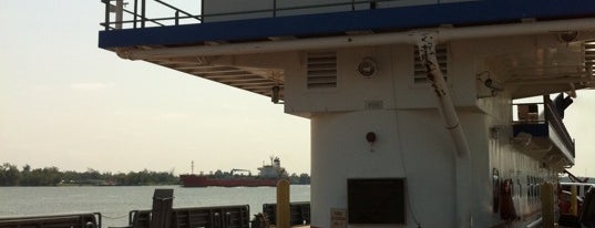 Belle Chasse Ferry is one of Orte, die Tom gefallen.