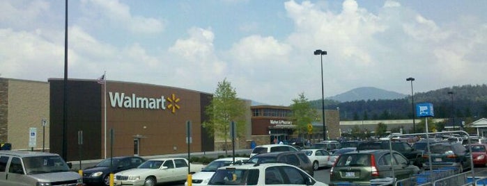 Walmart Supercenter is one of สถานที่ที่ Aristides ถูกใจ.