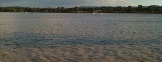 Lake Albert is one of Best of Wagga Wagga.