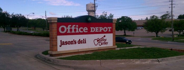 Office Depot is one of สถานที่ที่ Meredith ถูกใจ.